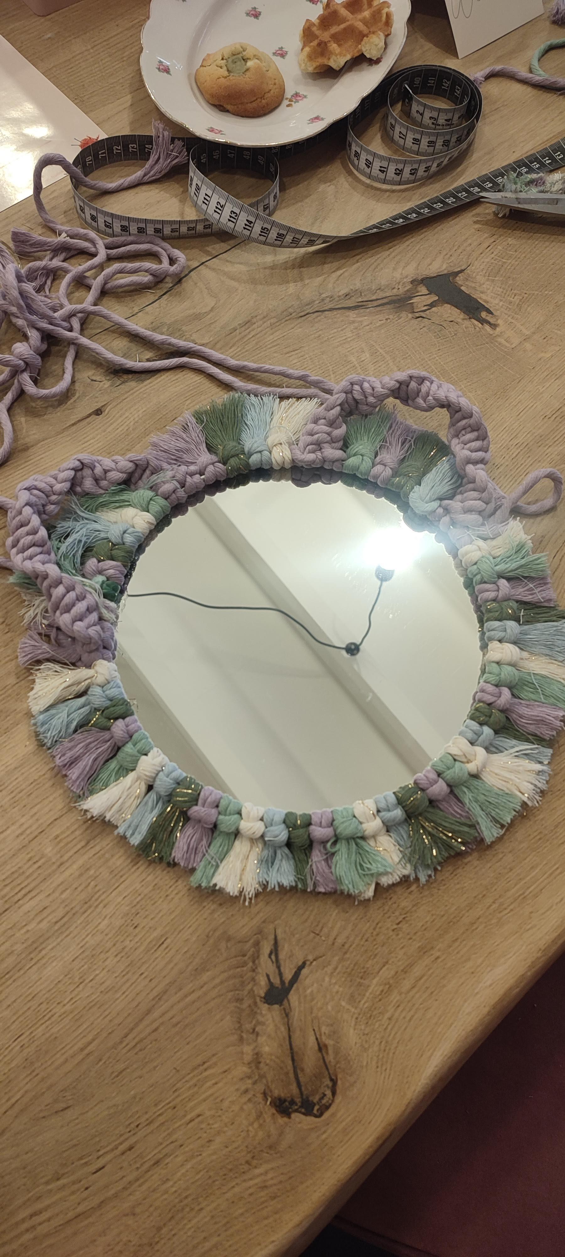 Workshop macramé dierenspiegel: een originele babyshoweractiviteit 🪞 - Foto