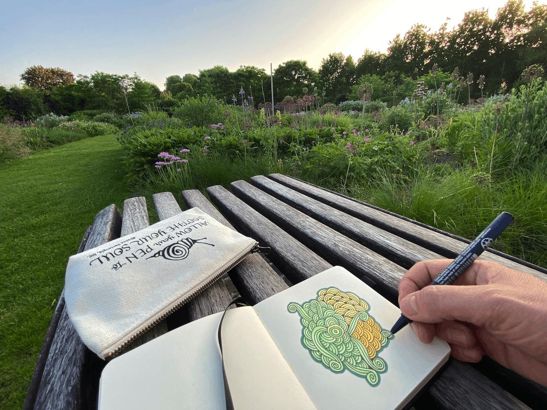 Tekenen in het park - Foto