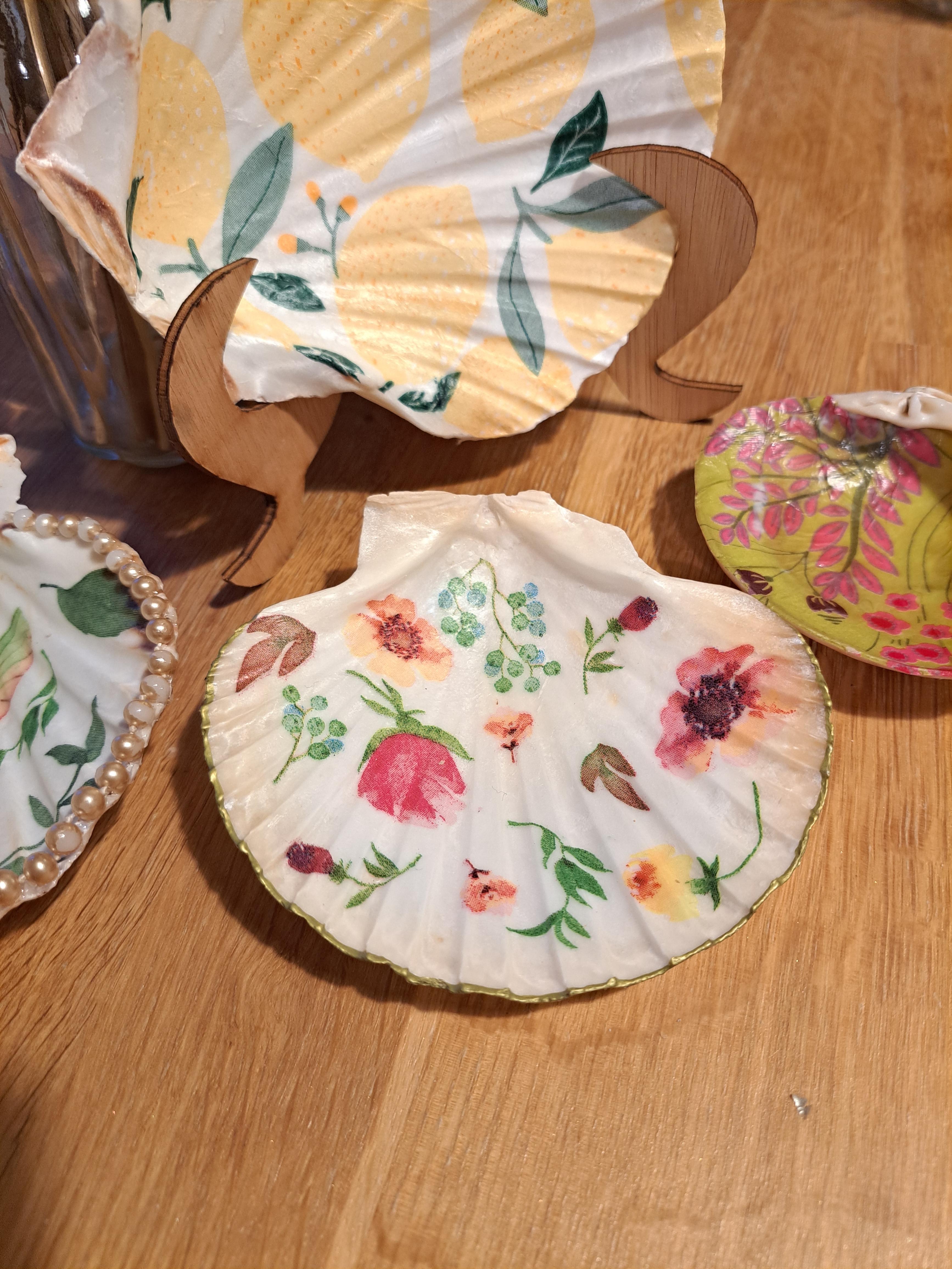 Schelpenschaaltjes met decoupage bij REST - Foto
