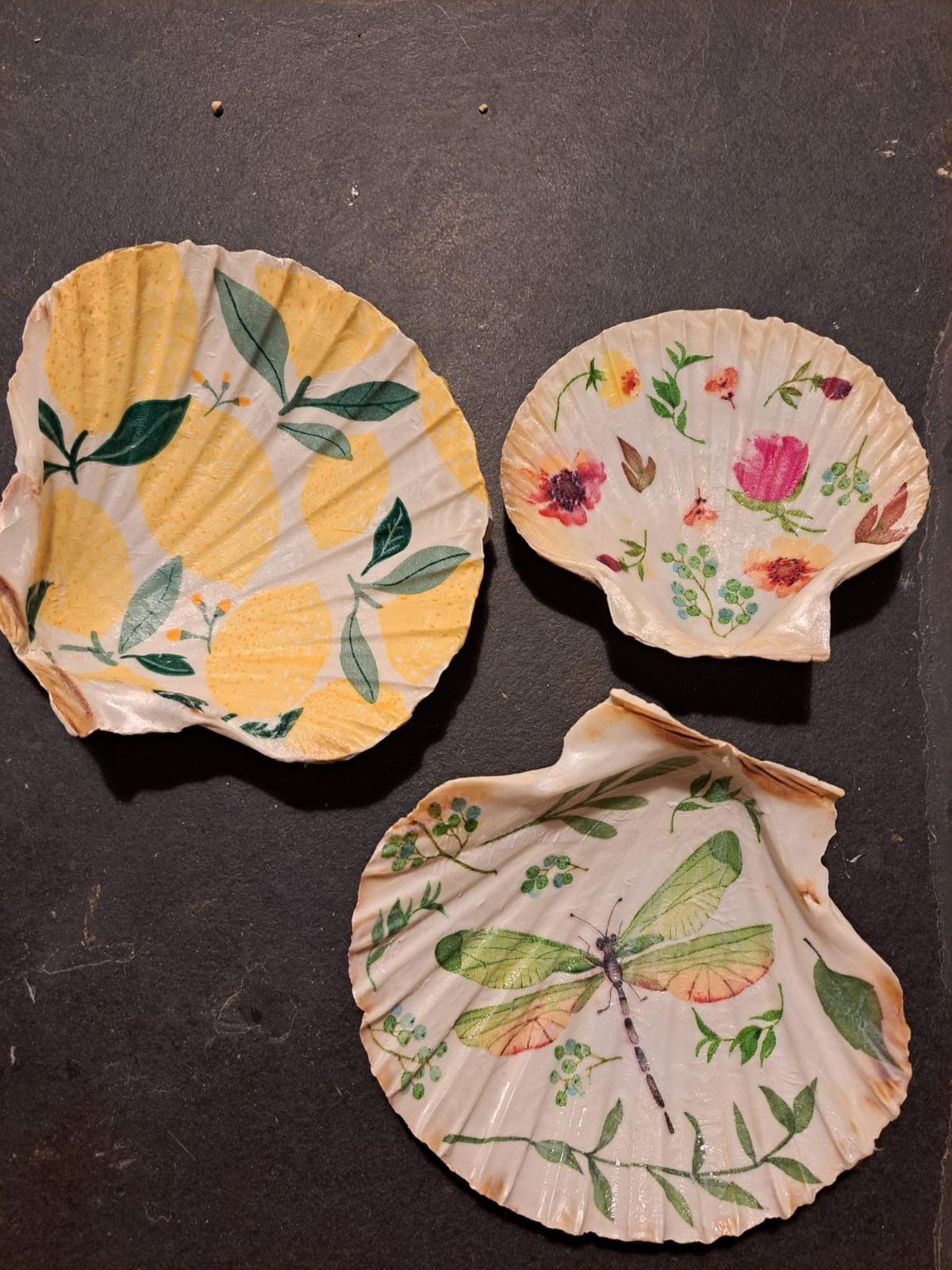 Schelpenschaaltjes met decoupage bij REST - Foto