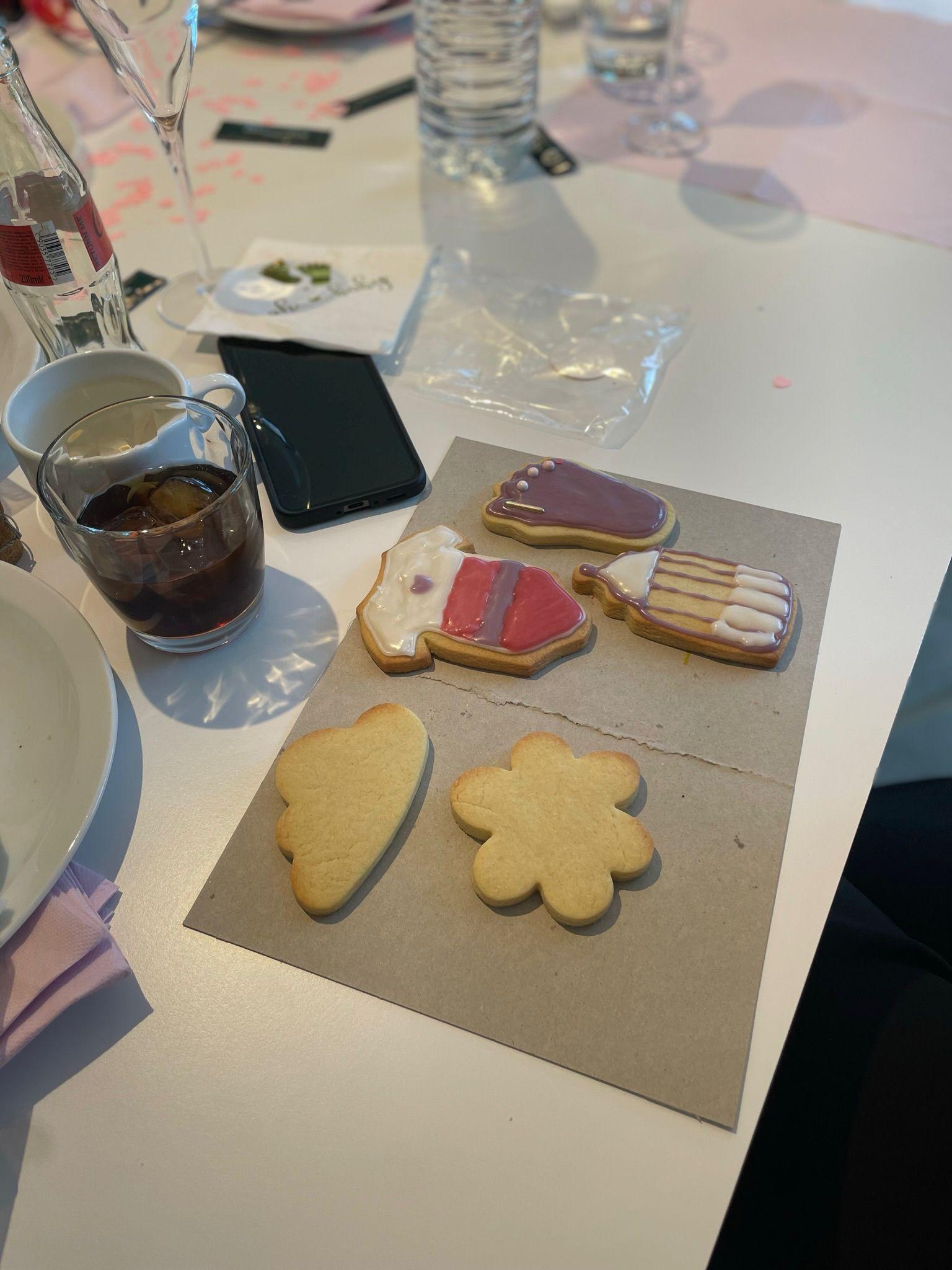 Creatieve babyshower workshop: koekjes decoreren - Foto