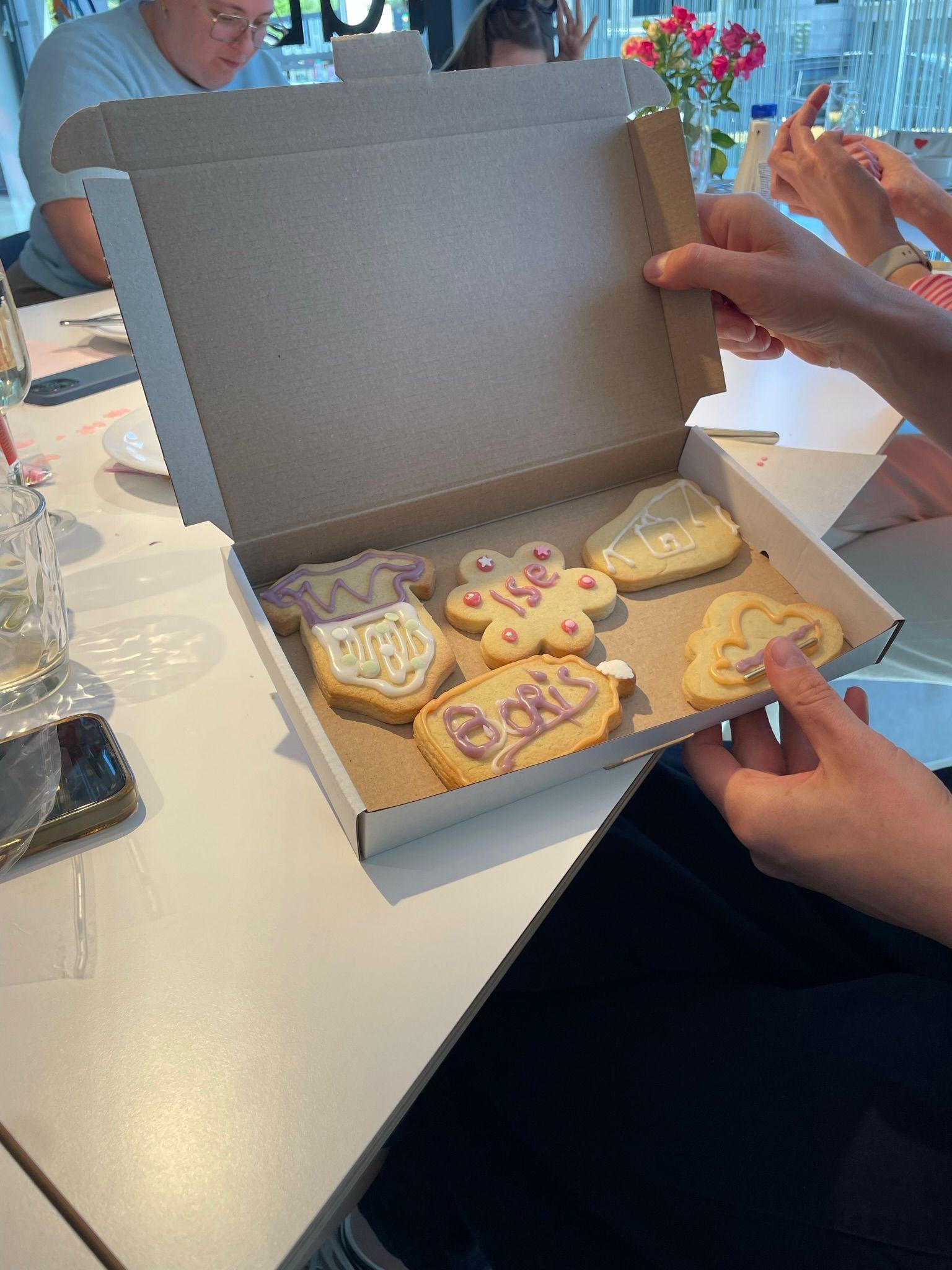 Creatieve babyshower workshop: koekjes decoreren - Foto
