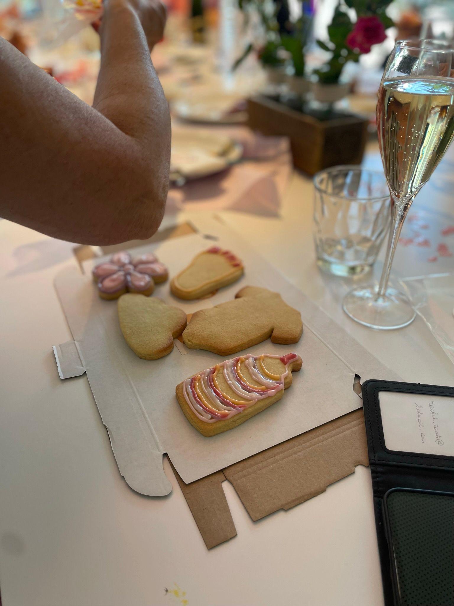 Creatieve babyshower workshop: koekjes decoreren - Foto