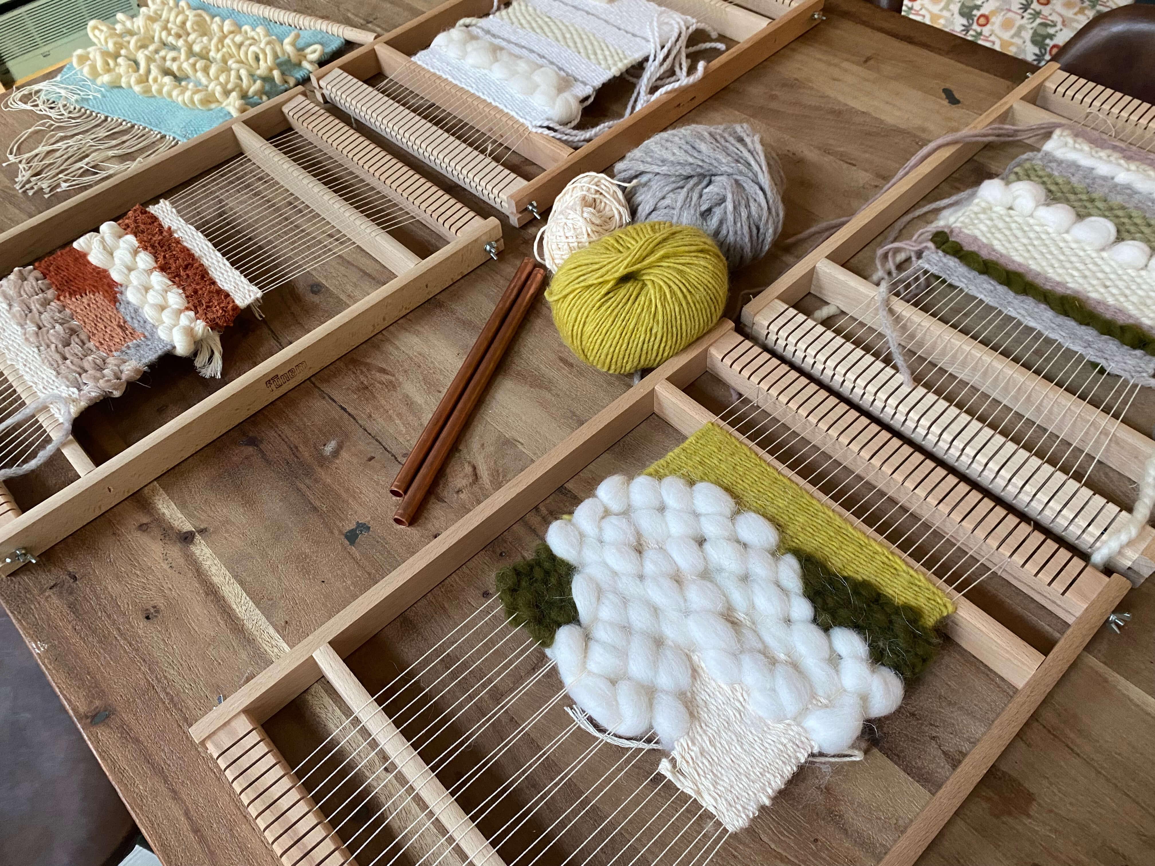 Wandtapijtje weven op een weefraam - workshop voor groepen - Foto