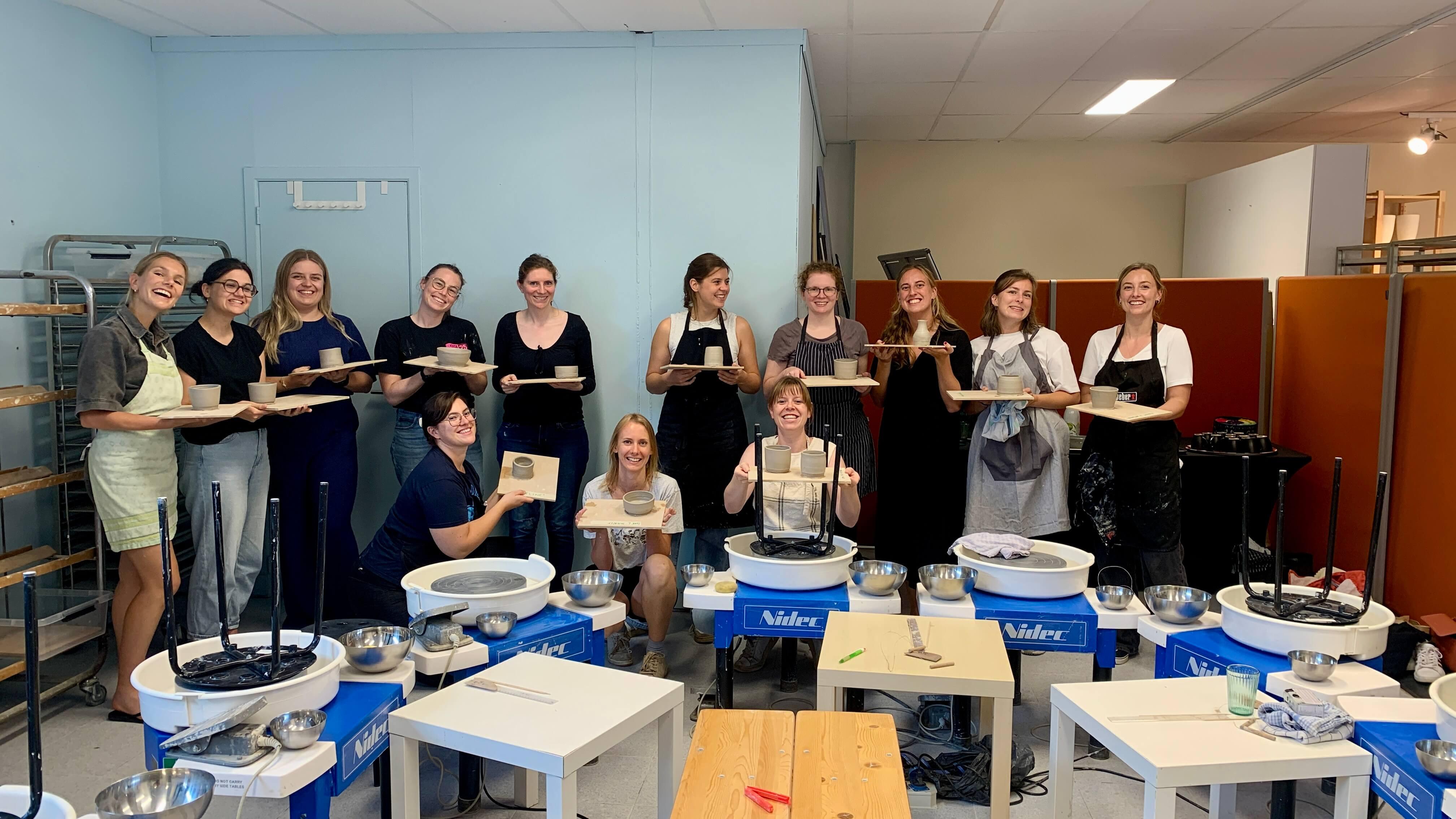 Workshop initiatie pottenbakken: eerste stappen aan de draaischijf - Foto