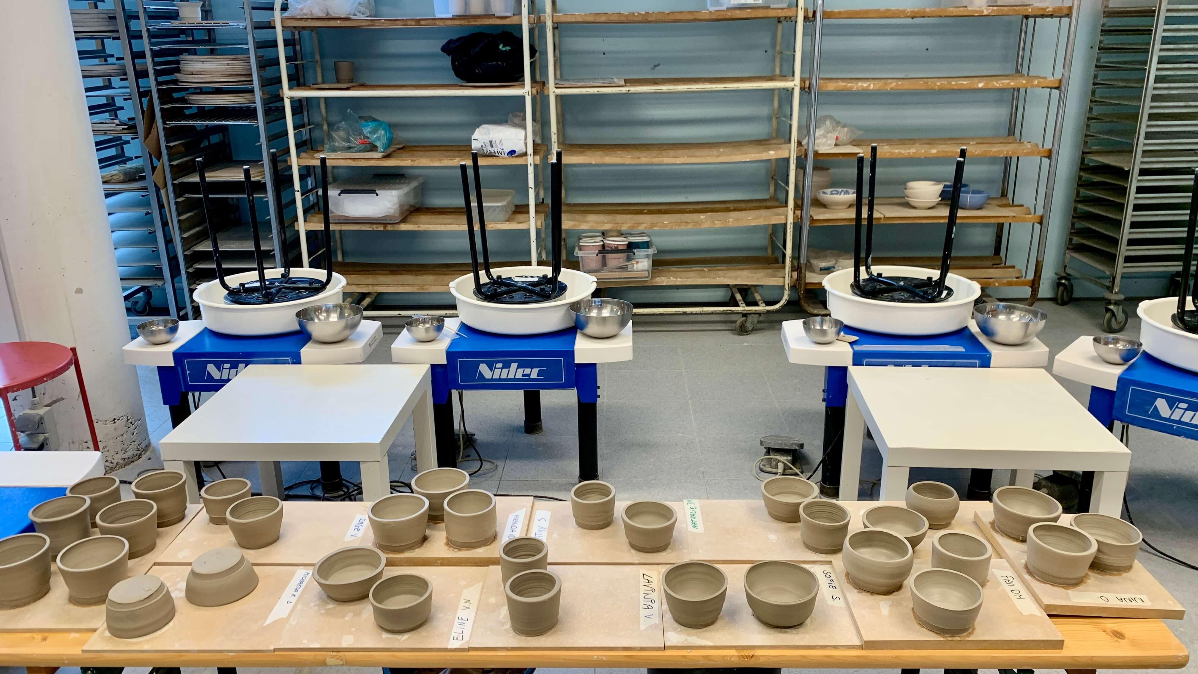 Workshop initiatie pottenbakken: eerste stappen aan de draaischijf - Foto