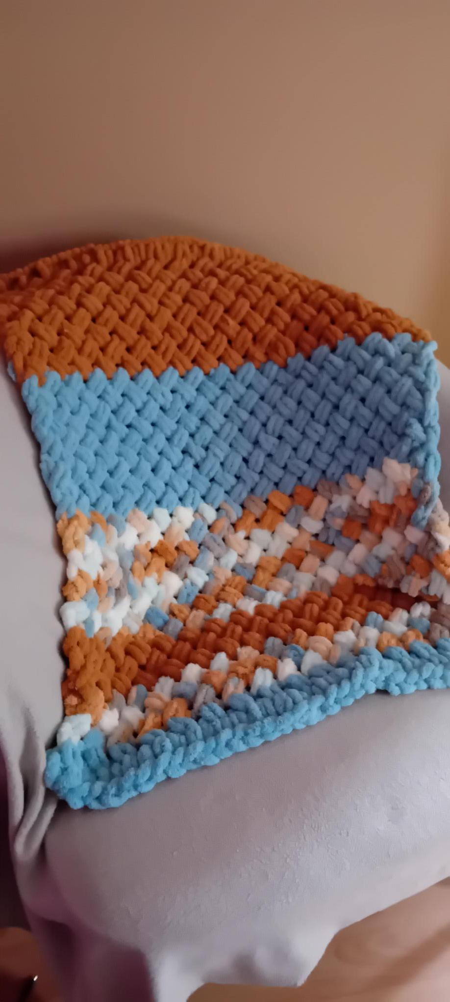 Stap voor Stap Handbreien: Sjaal of Babydeken in Visgraatsteek - DIY pakket - Foto