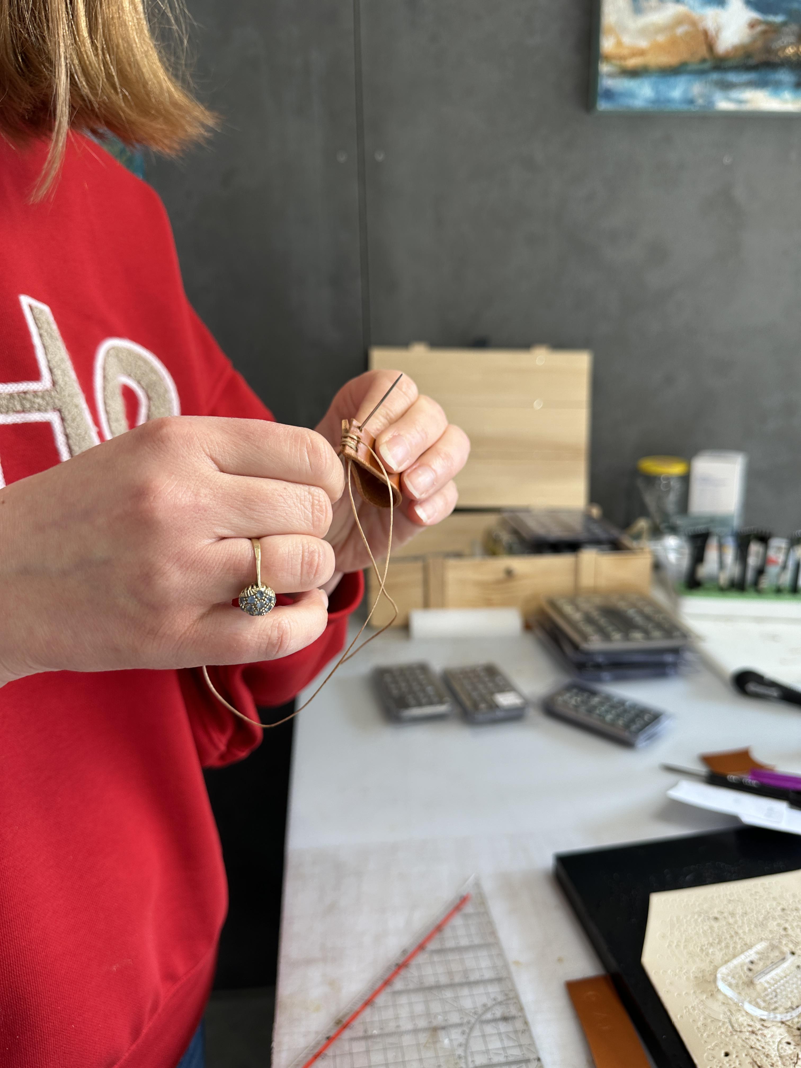 Lederen broeksriem, op maat gemaakt - workshop - Foto