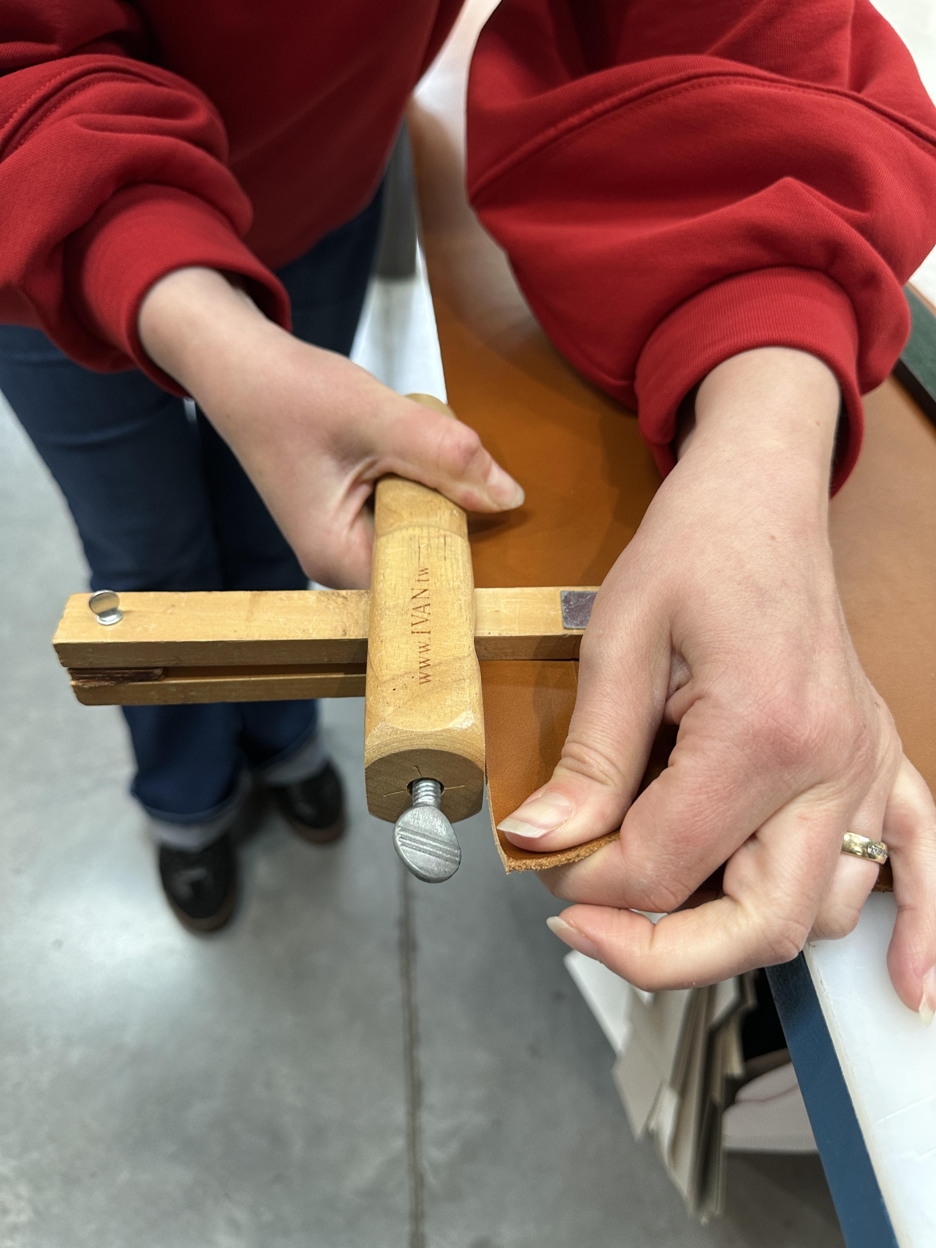 Lederen broeksriem, op maat gemaakt - workshop - Foto
