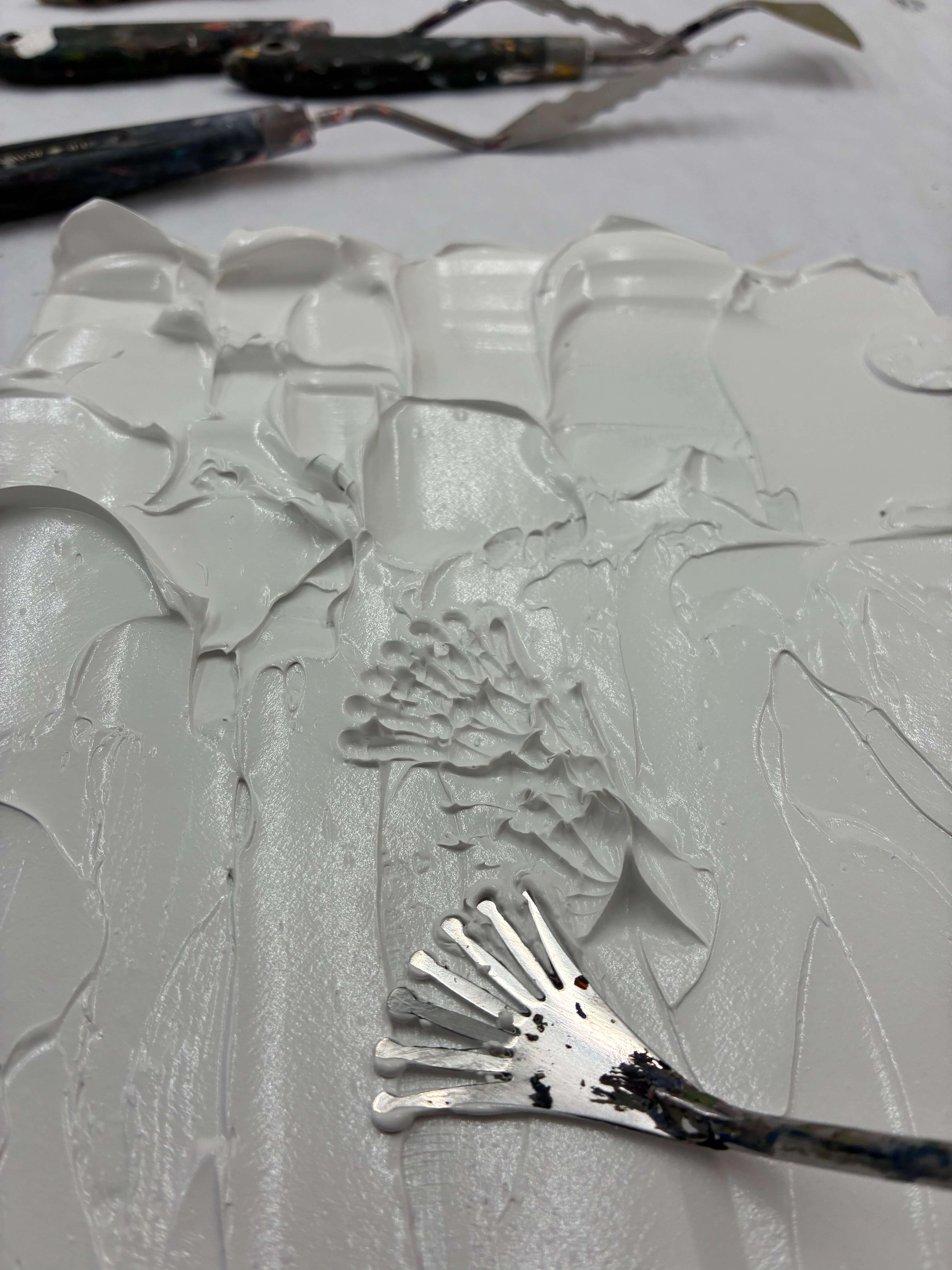 structuur schilderijtjes met pasta en klei - Foto