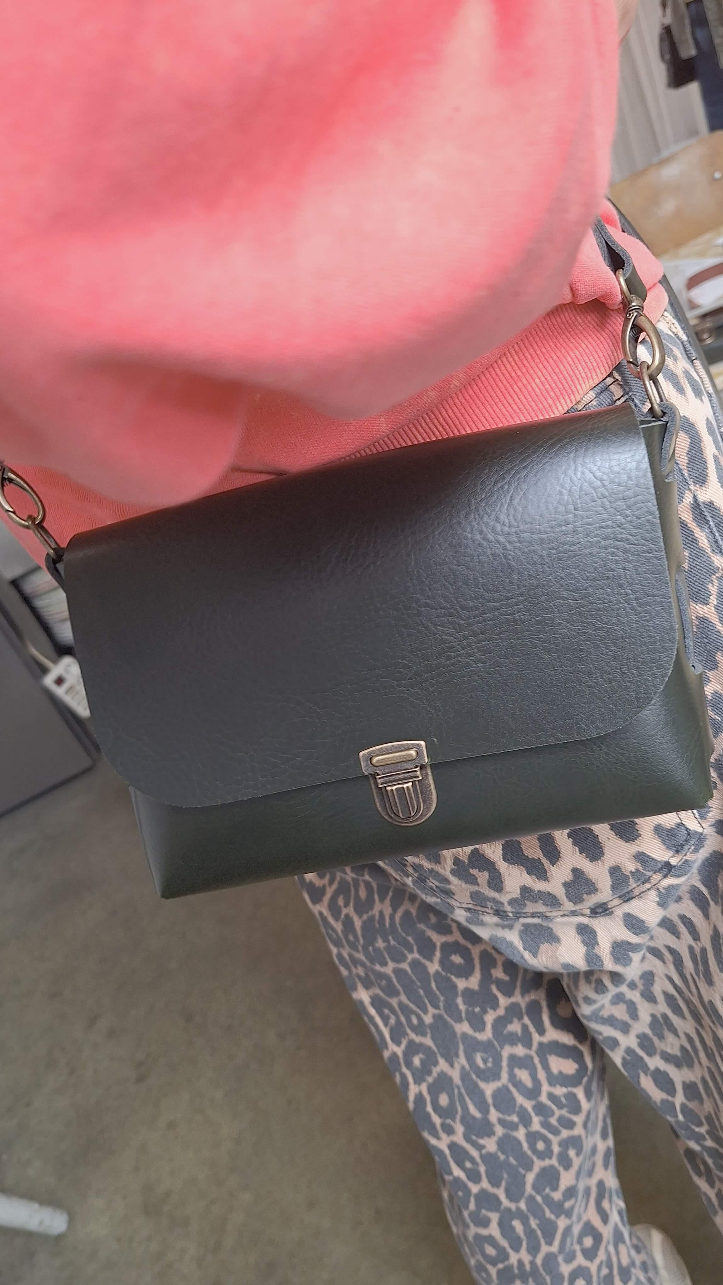 WORKSHOP LEDEREN HANDTAS-CROSSBODY EN PORTEMONNEE - Foto