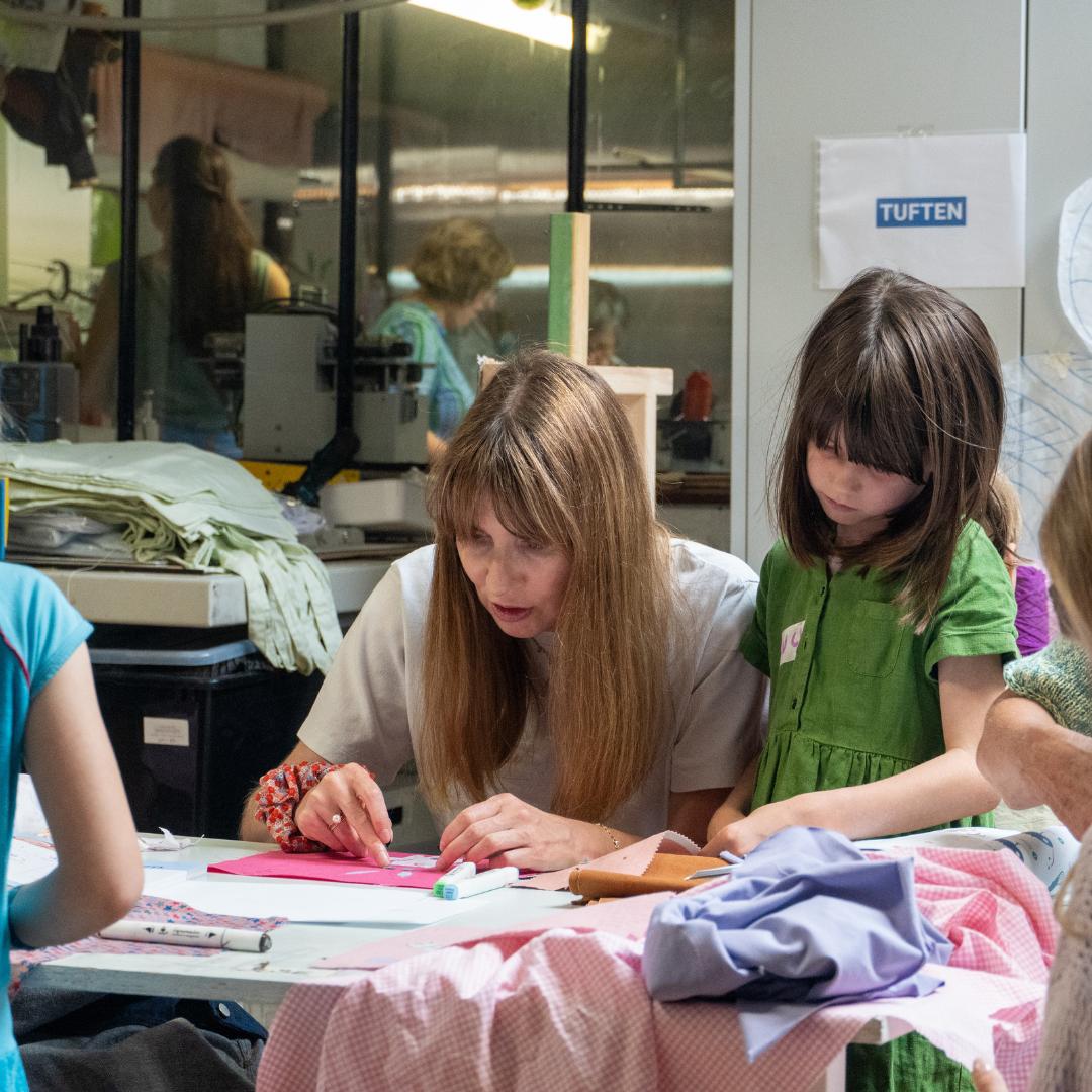 Jaarreeks :Naailessen voor ouder & kind in Leuven – Samen naaien en creëren - Foto
