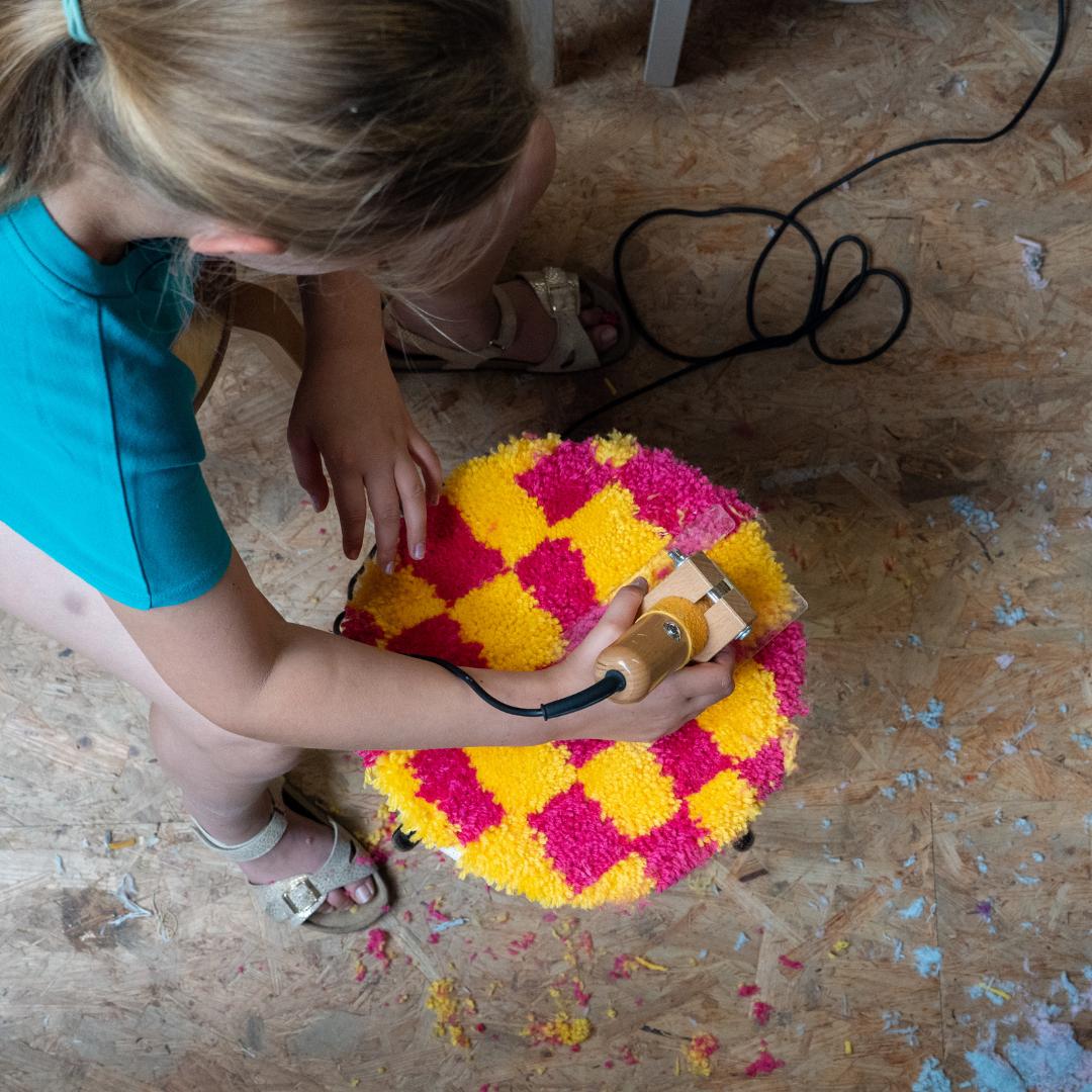 Tuften workshop in Leuven: maak je eigen design krukje - Foto