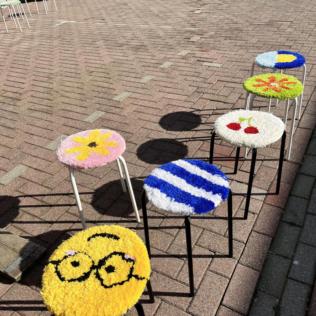 Tuften workshop in Leuven: maak je eigen design krukje - Foto