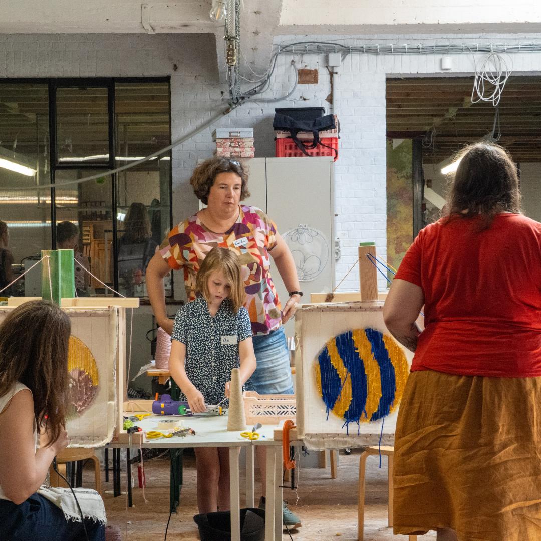 Tuften workshop in Leuven: maak je eigen design krukje - Foto