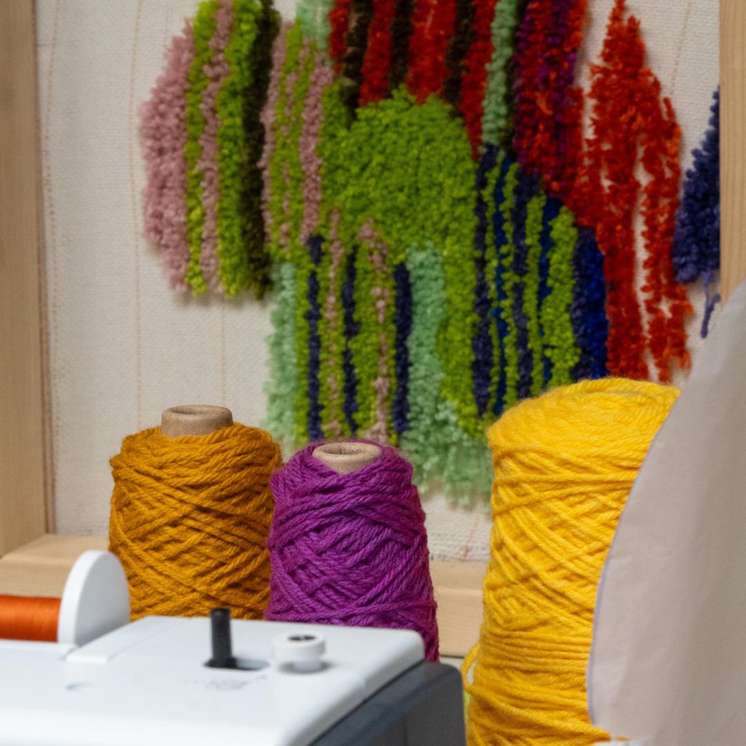 Tuften workshop in Leuven: maak je eigen design krukje - Foto