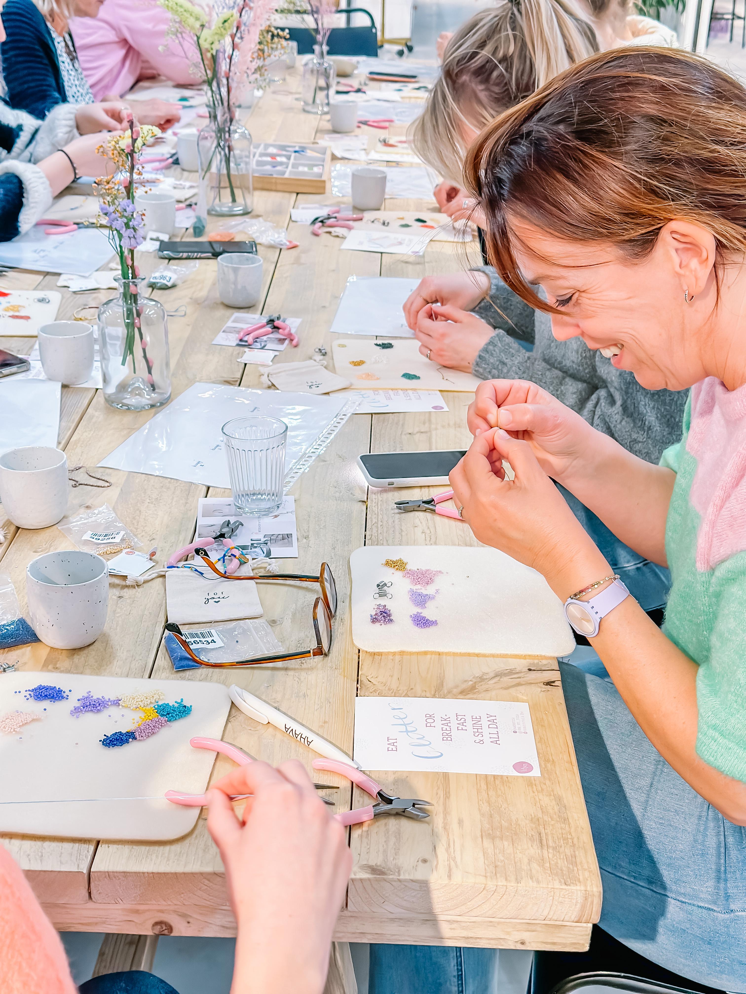 Workshop armbandjes maken - Foto