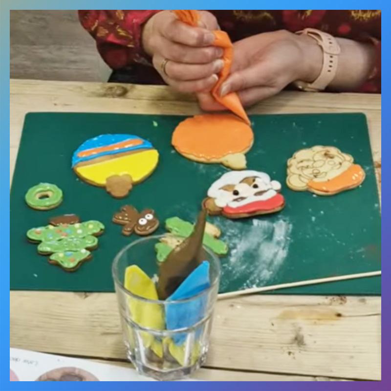 Kerst koekjes decoreren - Ouder / Kind - Foto