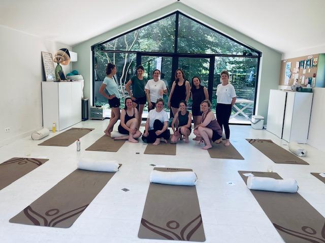 SIP & YOGA VOOR BACHELOR / BACHELORETTE - Foto