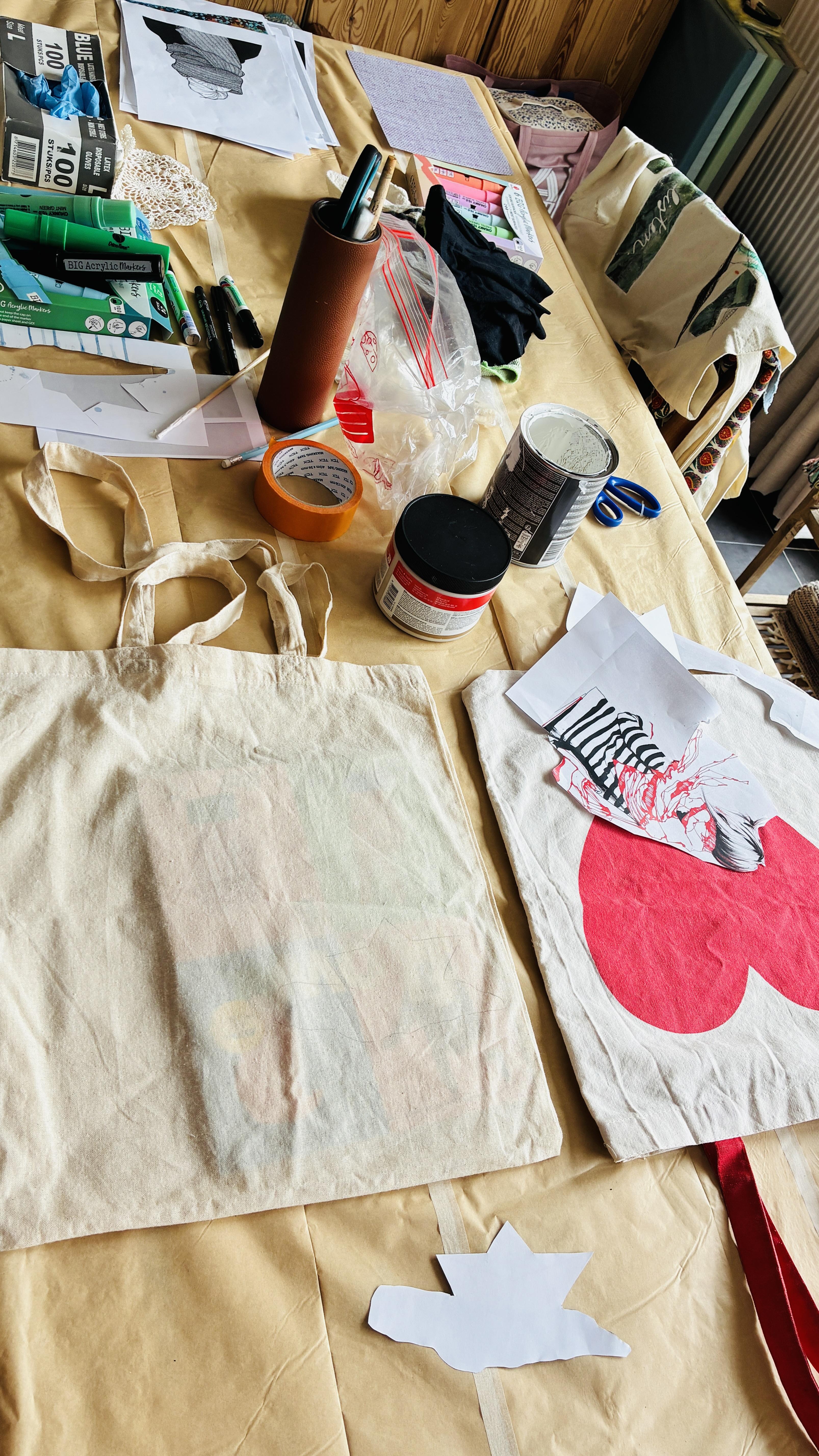Troosttas met gessoprint - Foto