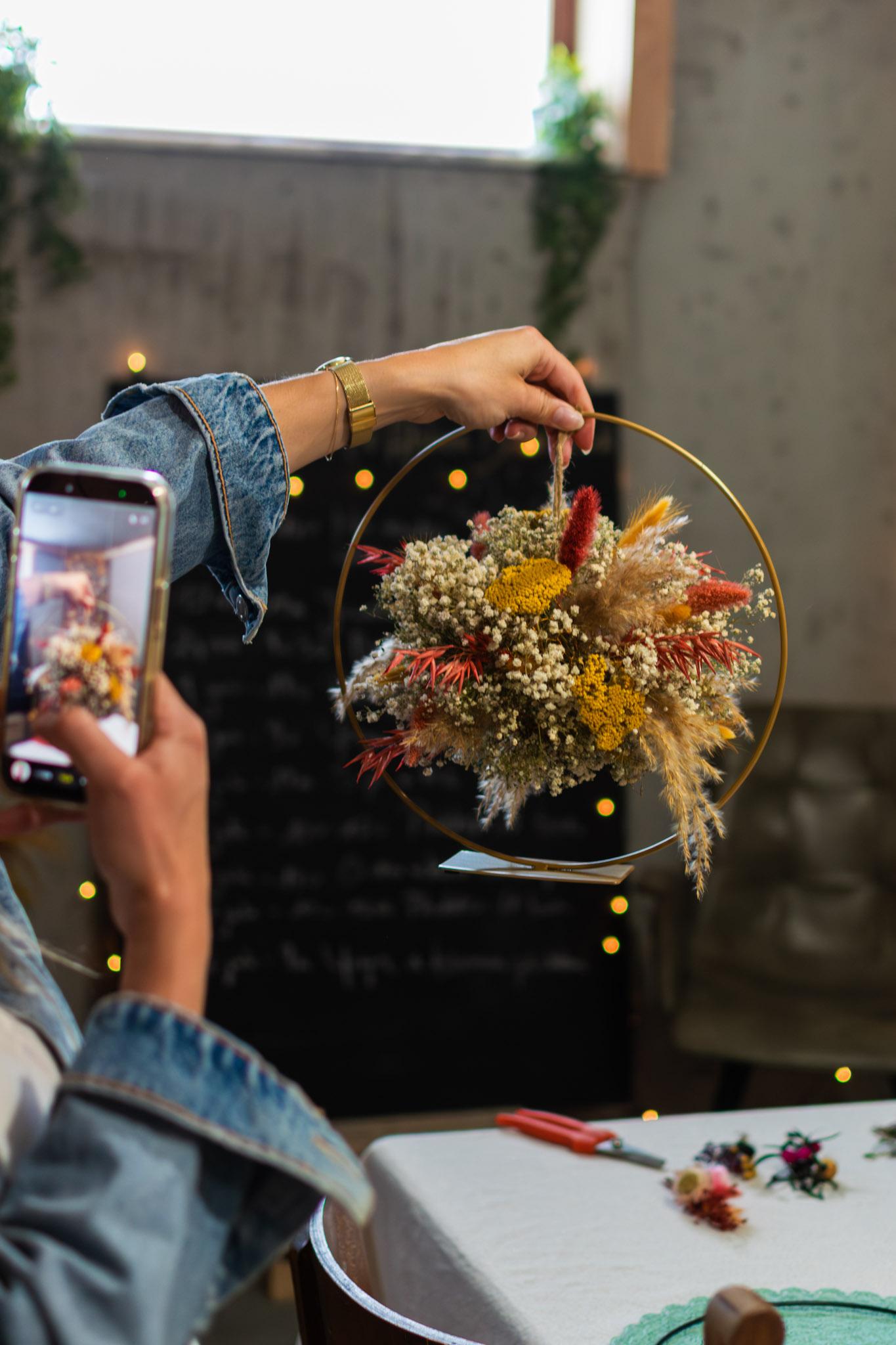 Workshop Bloemenwolkje met droogbloemen voor groepen - Foto