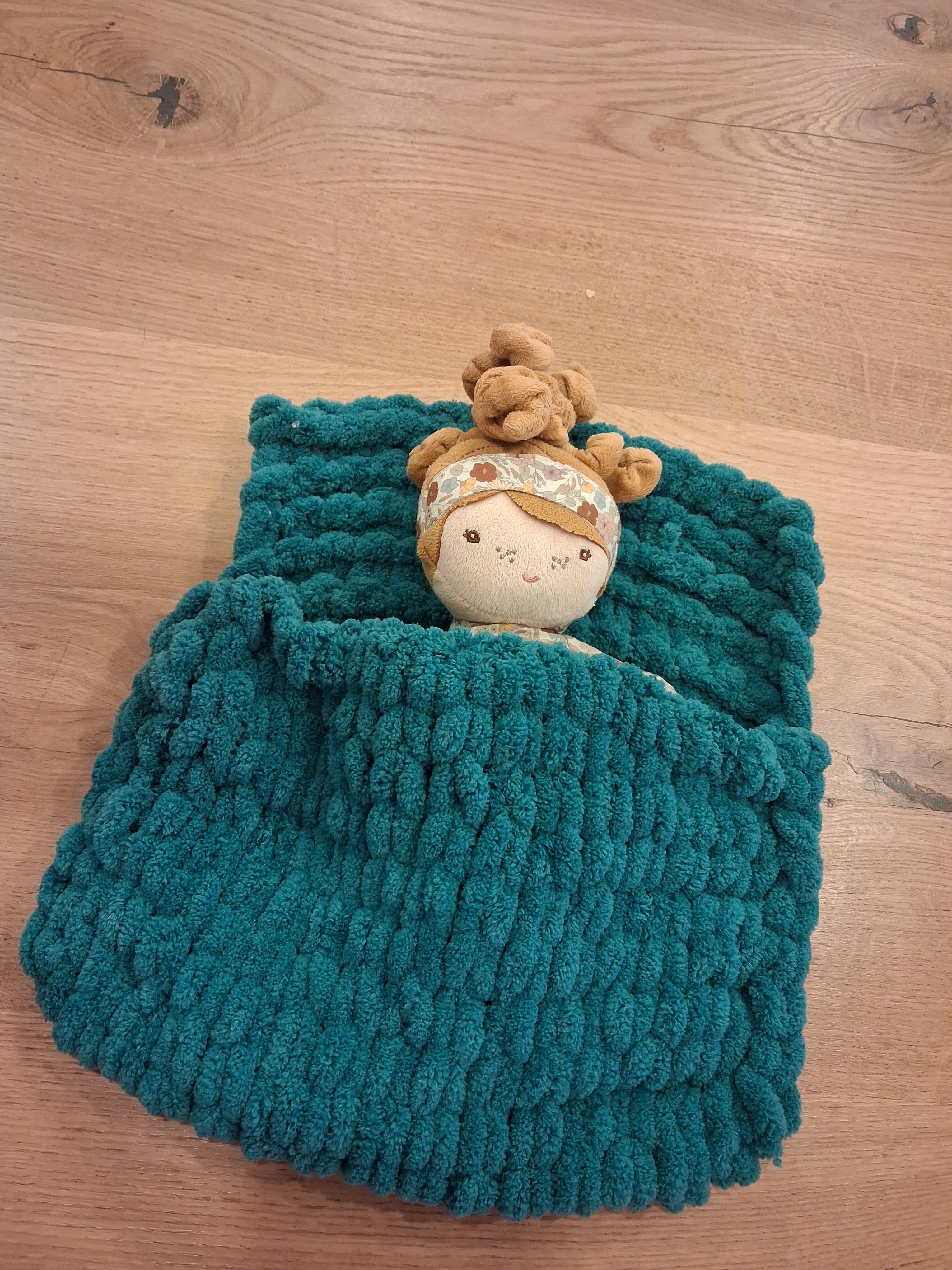 DIY Pakket kids: Maak zelf een zacht slaapzakje voor je knuffel of pop – gewoon met je handen! - Foto