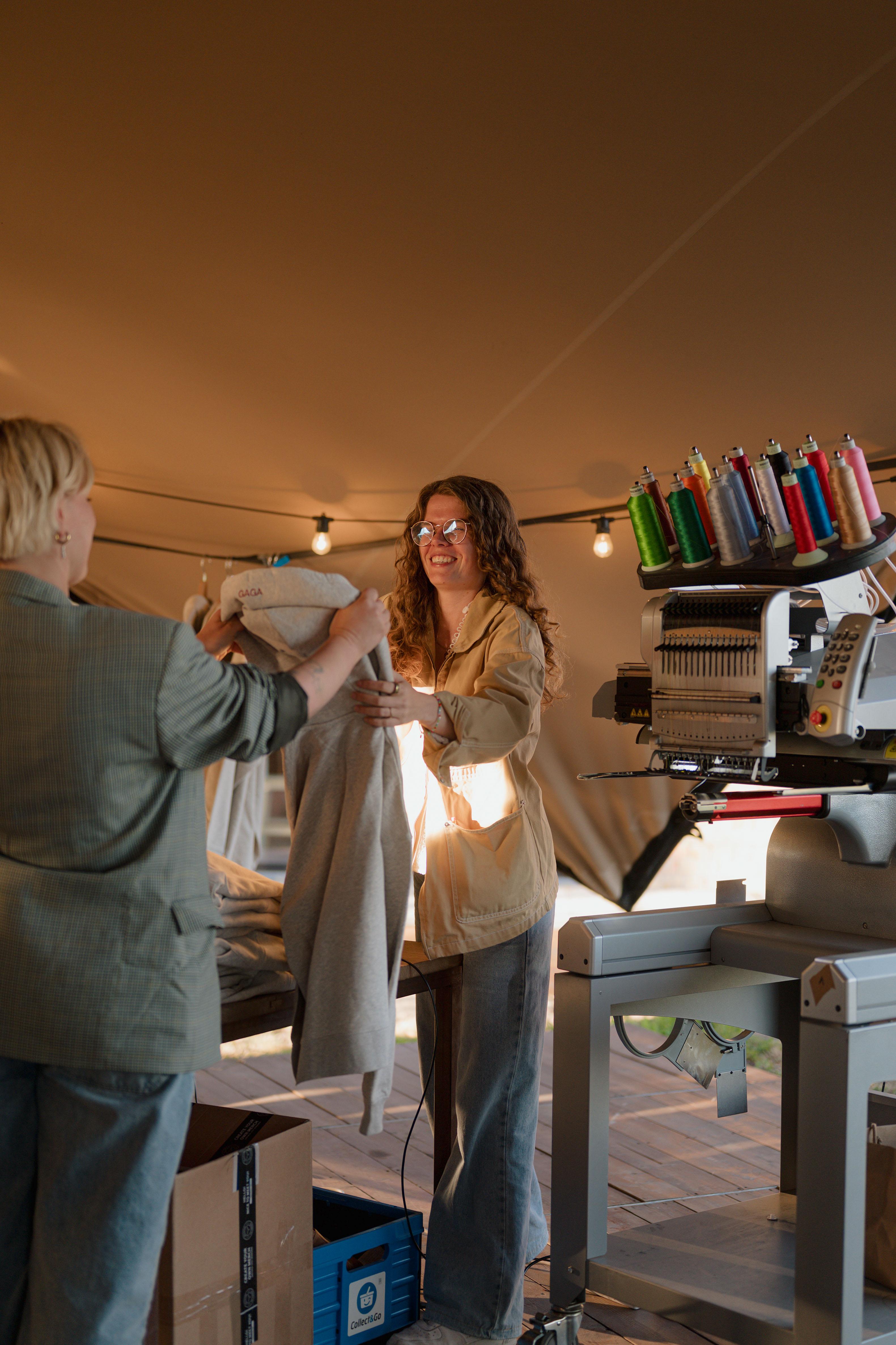 Live borduren op locatie - Foto