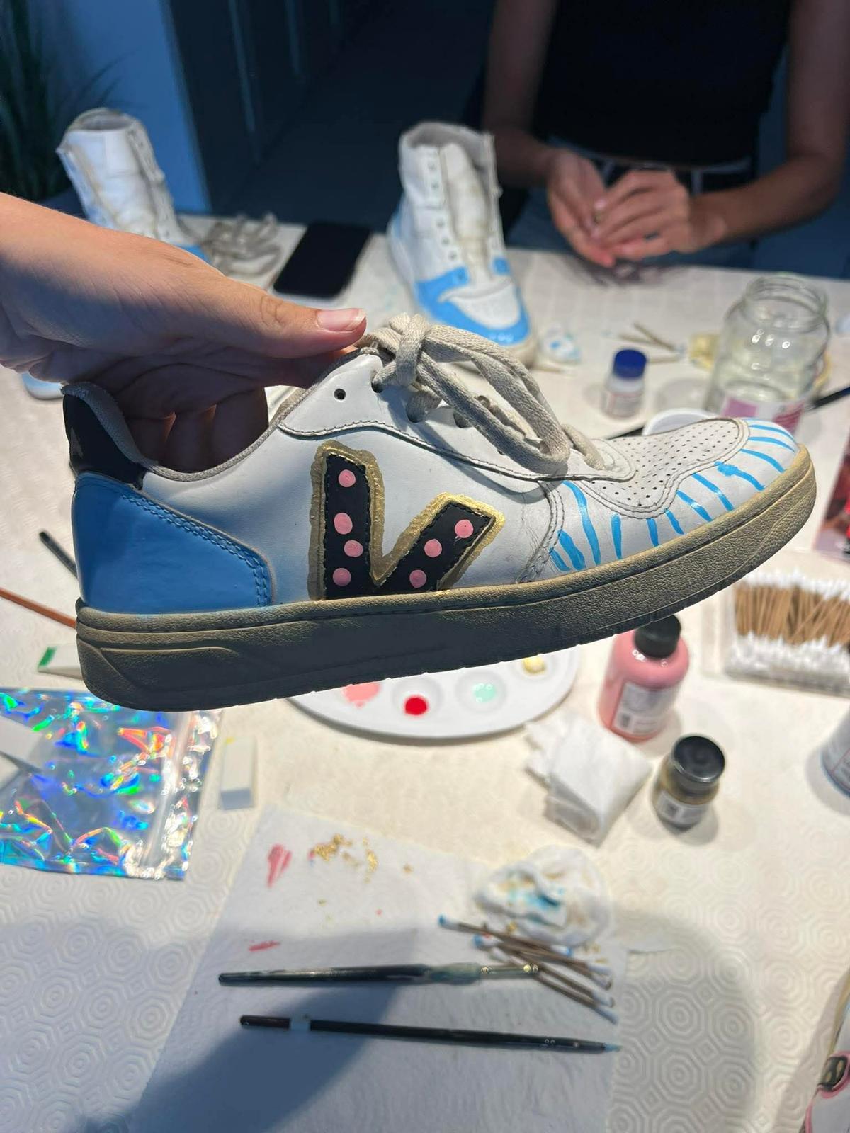 Sneakers customizen of pimpen 👟🎨 workshop - Foto