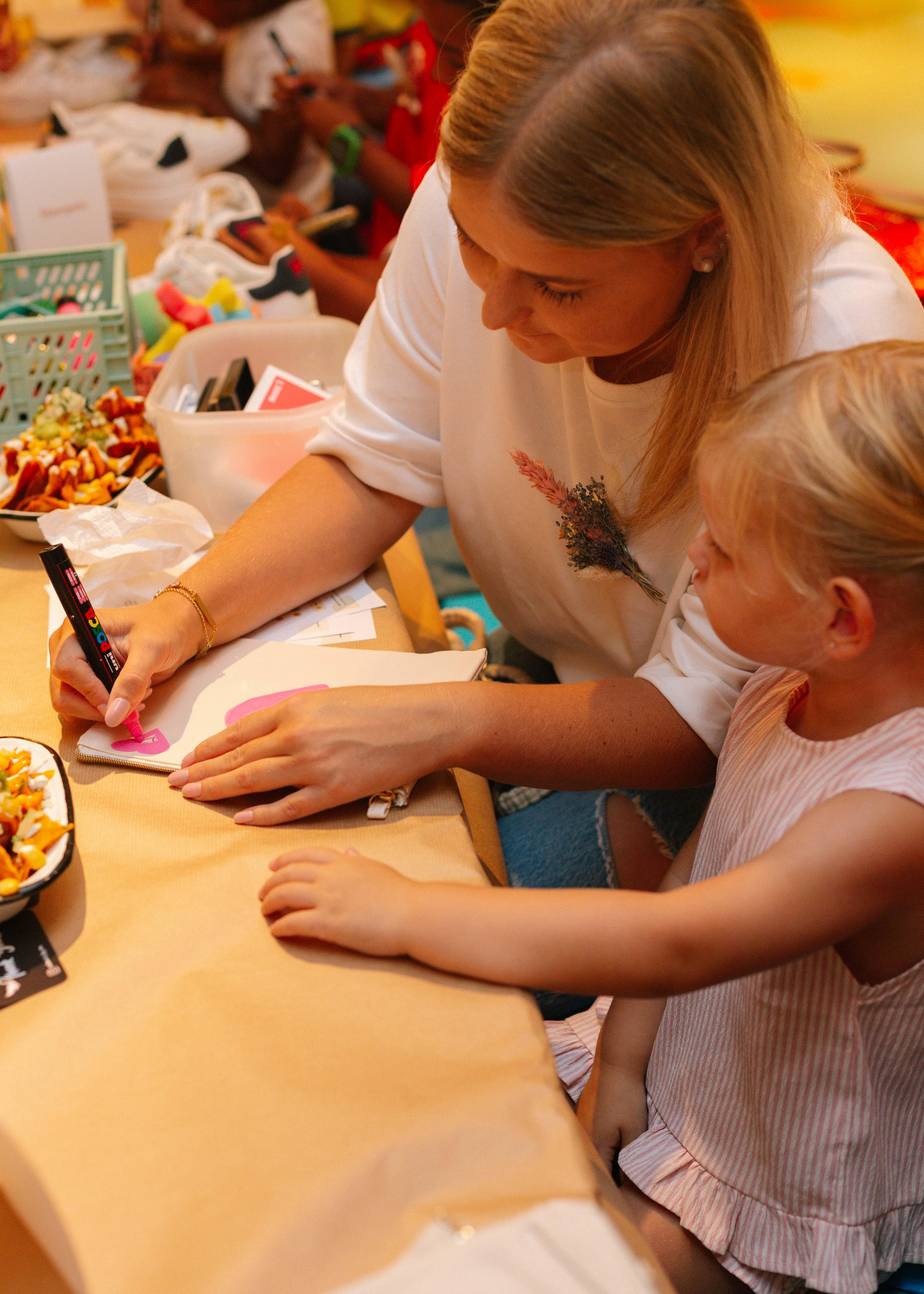 Etui pimpen 🎨 Kids inloopworkshop voor op events - Foto