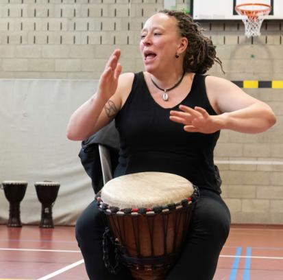Afrikaanse percussie op djembé