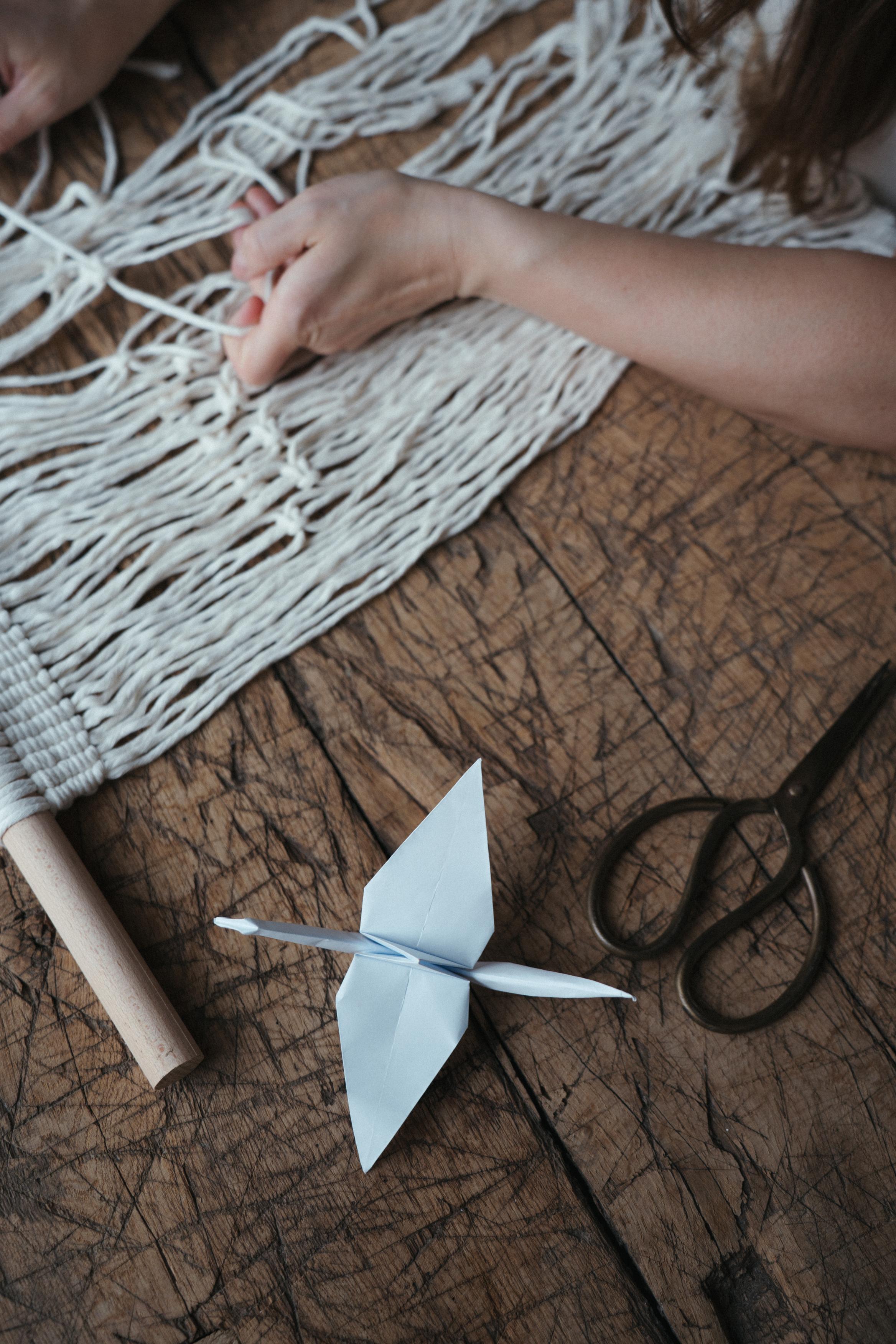 Bisous - Home of the Slow Saturday Club - Origami Bird Mobile & Tea - Foto