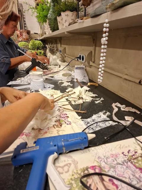 Textielkunst: herfstpompoen op kader creëren - Foto