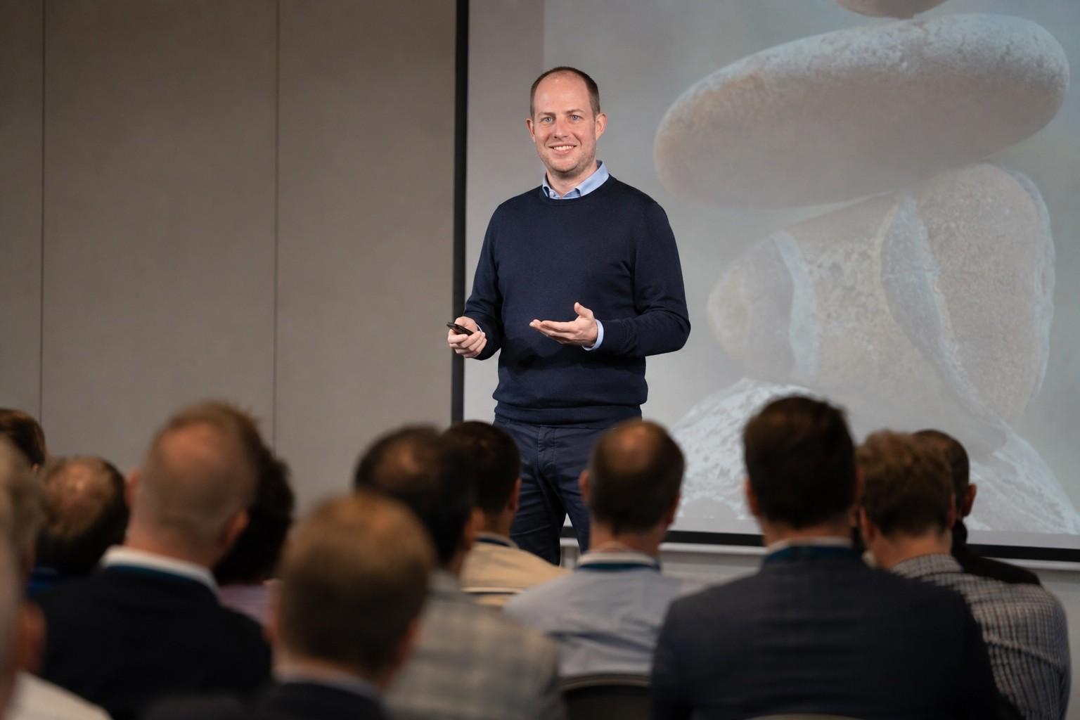 FOCUS BEWAREN IN EEN RUMOERIGE WERELD - Foto