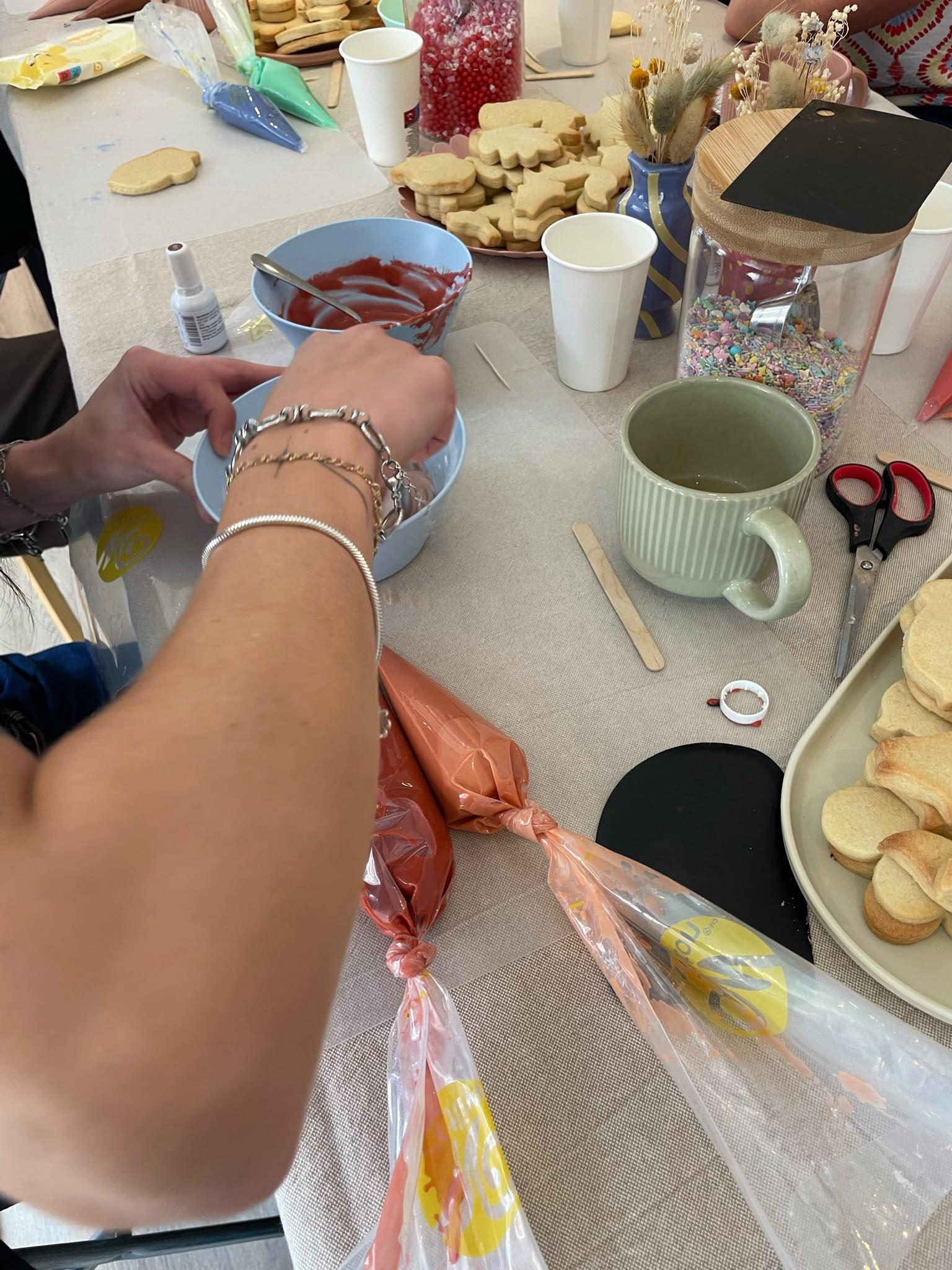 Teambuilding: creatieve workshop koekjes versieren - Foto