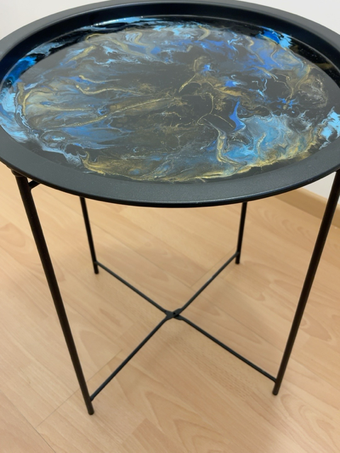 Tafeltje met epoxy