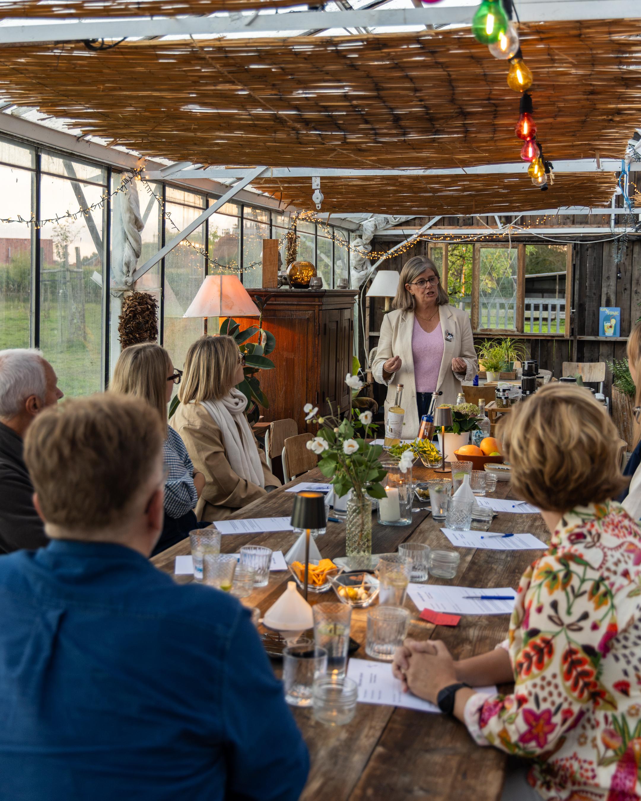 MAAK JE EIGEN GIN workshop - Foto