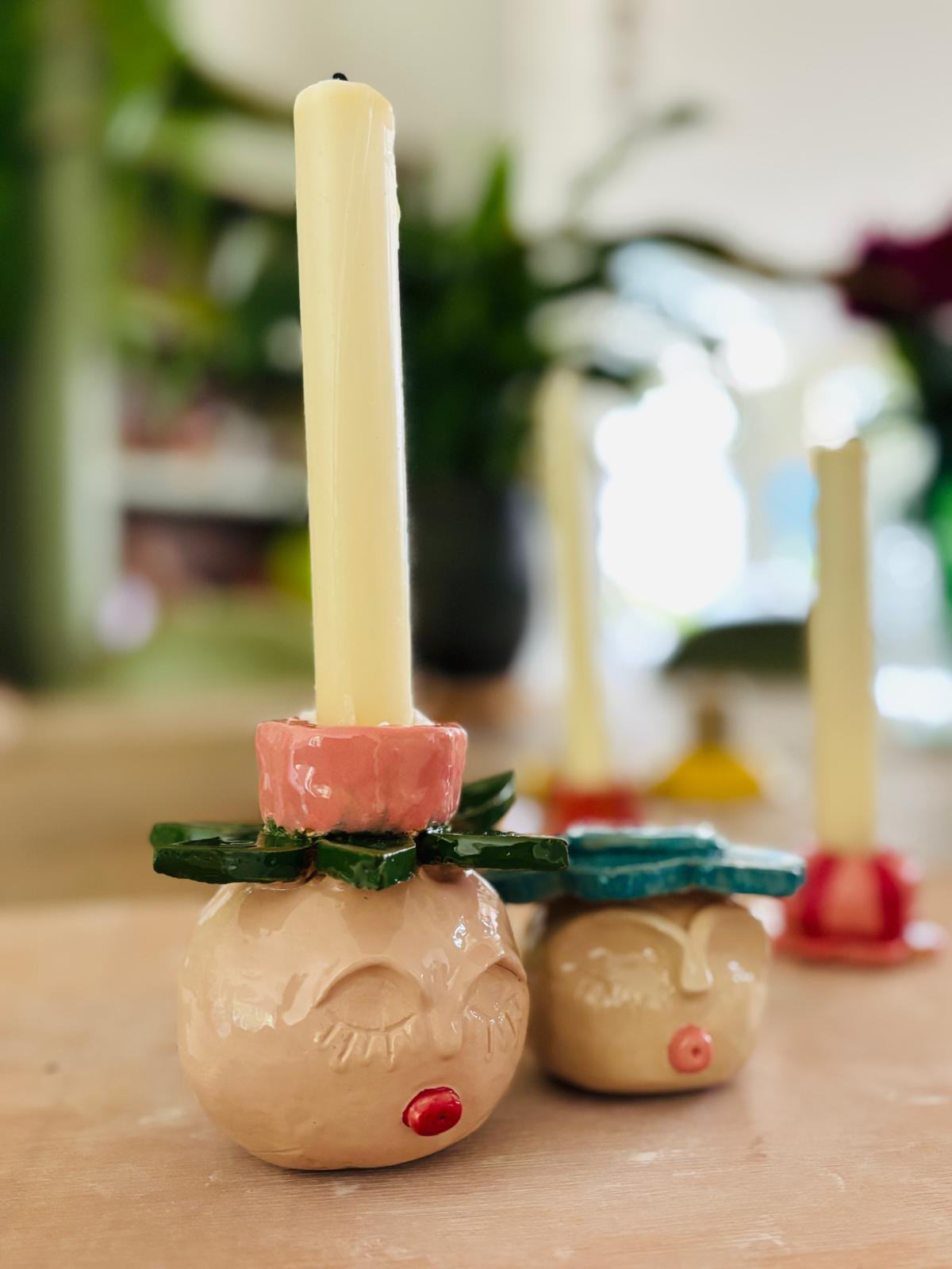 Kaarsen maken en houder boetseren met je groep - Foto