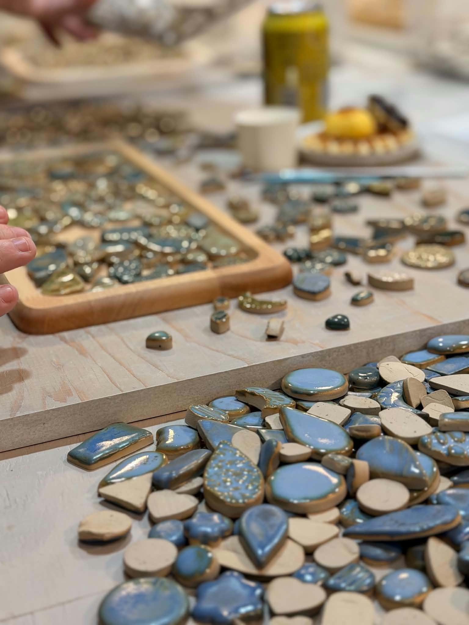 Workshop mozaïek met keramische steentjes - Foto