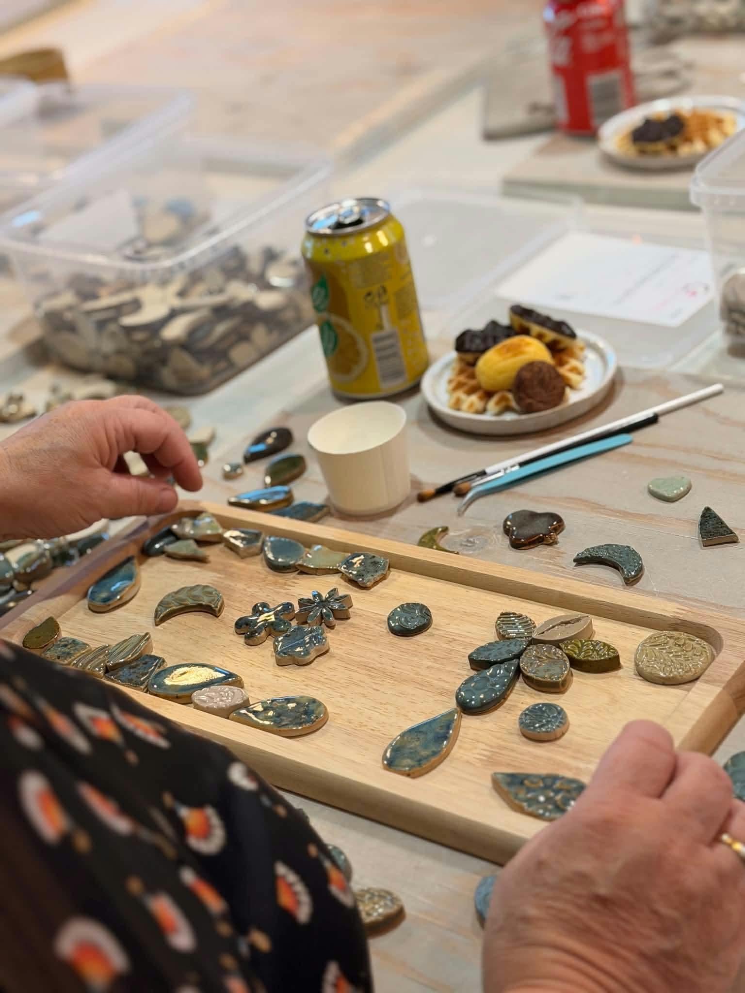 Workshop mozaïek met keramische steentjes - Foto