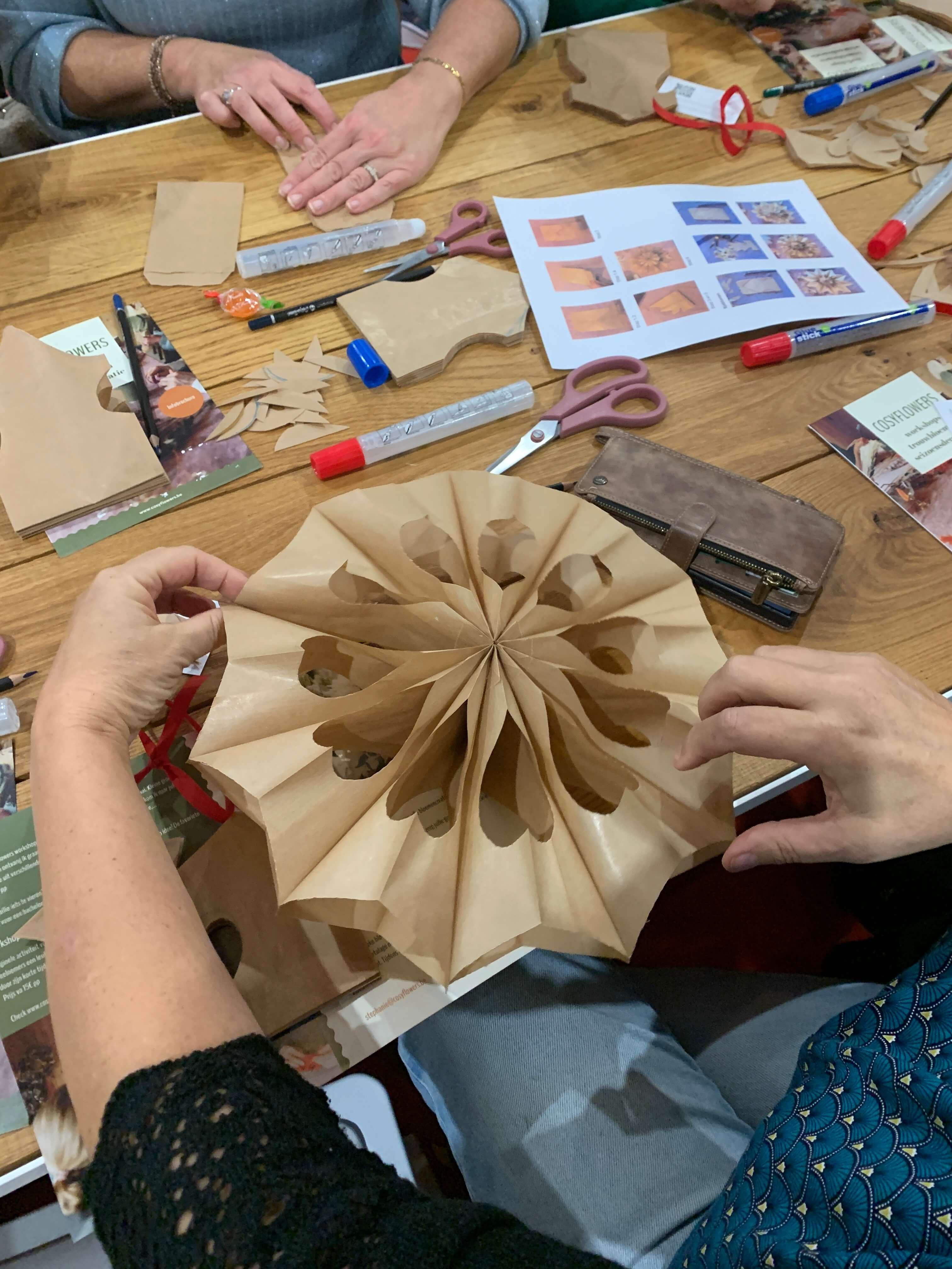 Creatieve kerstbreak - papierenster workshop - Foto
