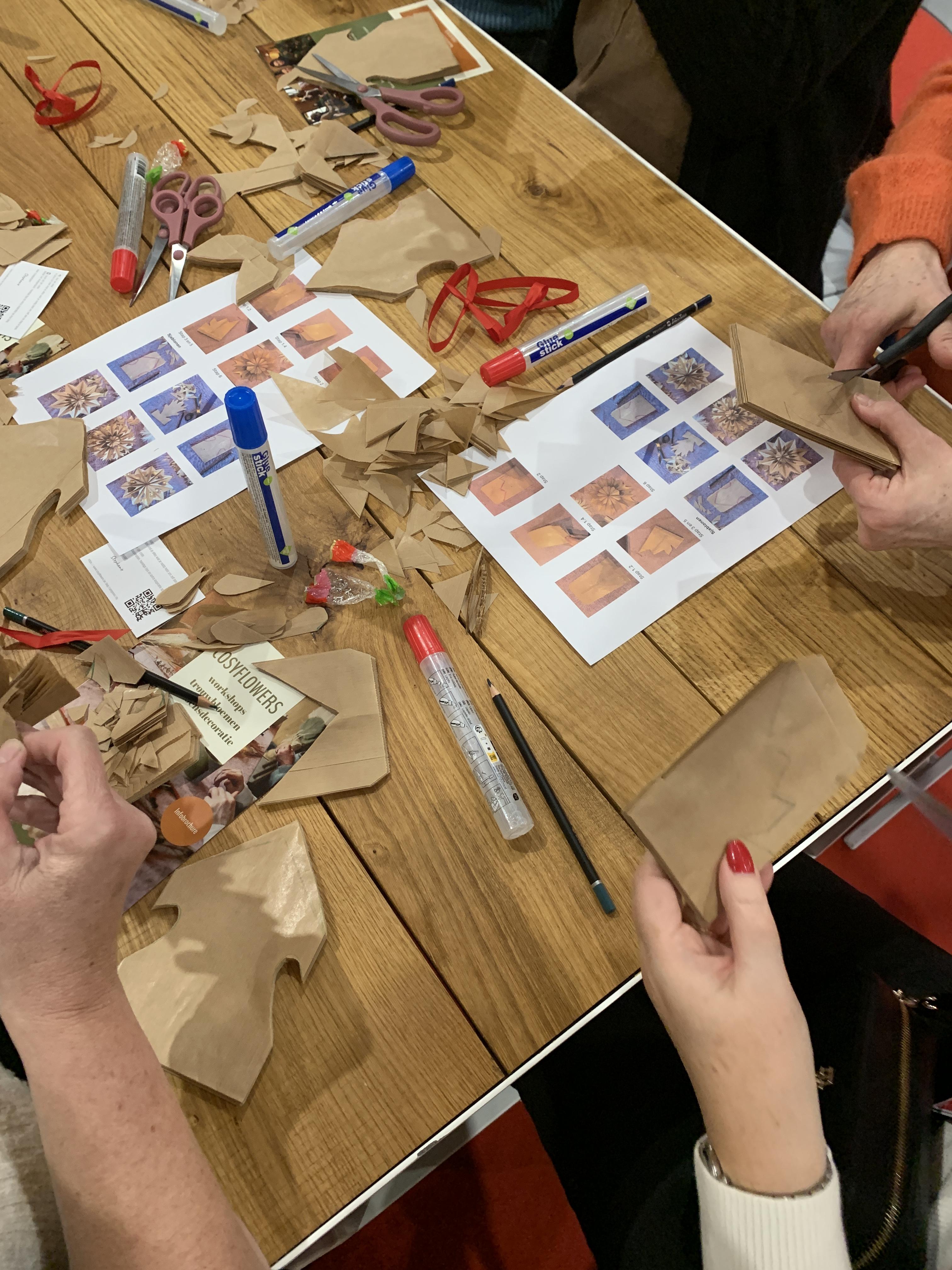 Creatieve kerstbreak - papierenster workshop - Foto