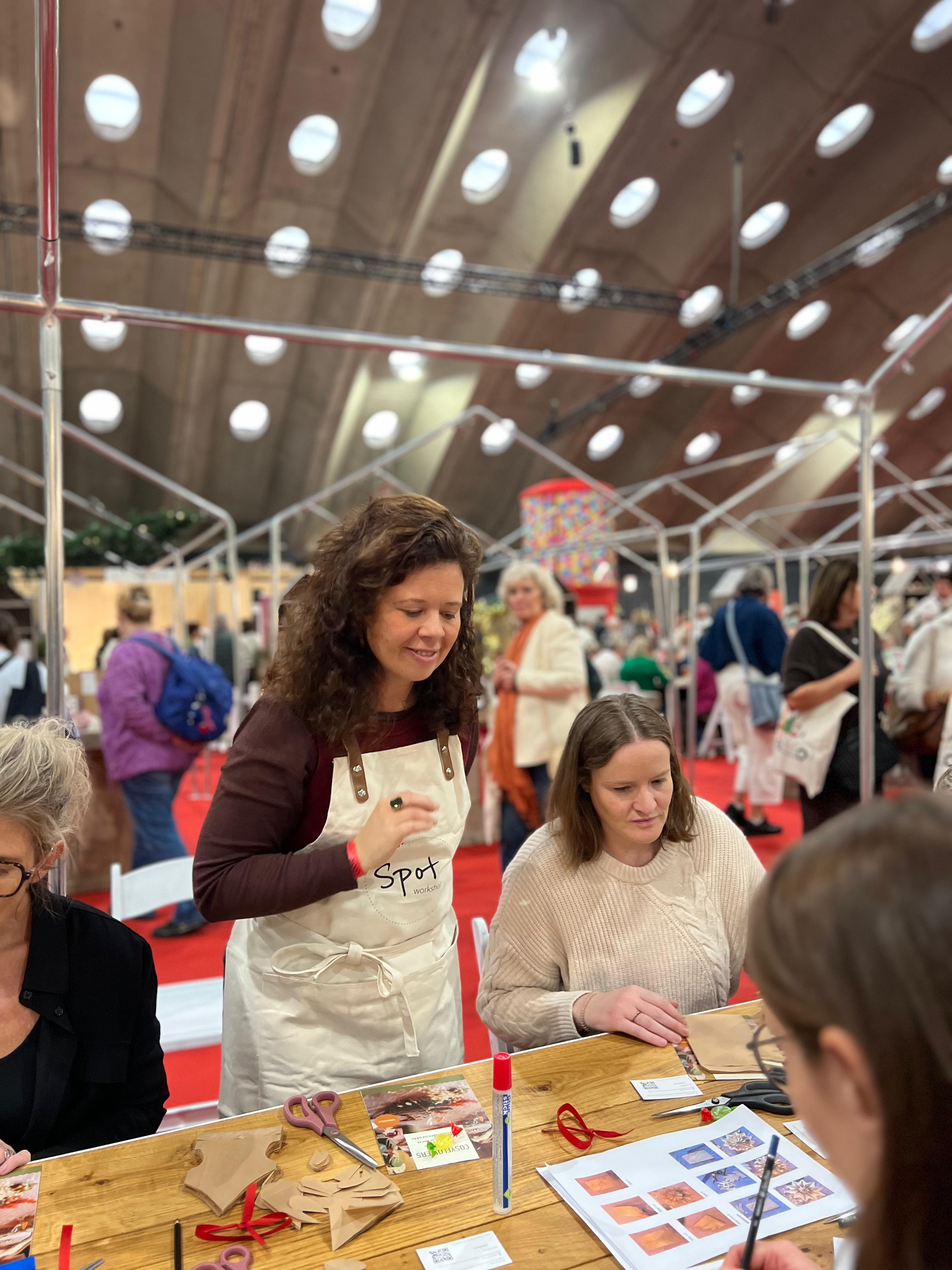 Creatieve kerstbreak - papierenster workshop - Foto